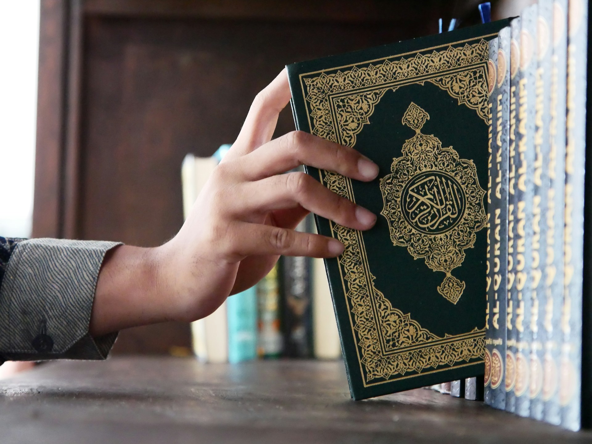 Pengertian Al-Qur'an Menurut Para Ahli Agar Semakin Memahami Kitab Allah