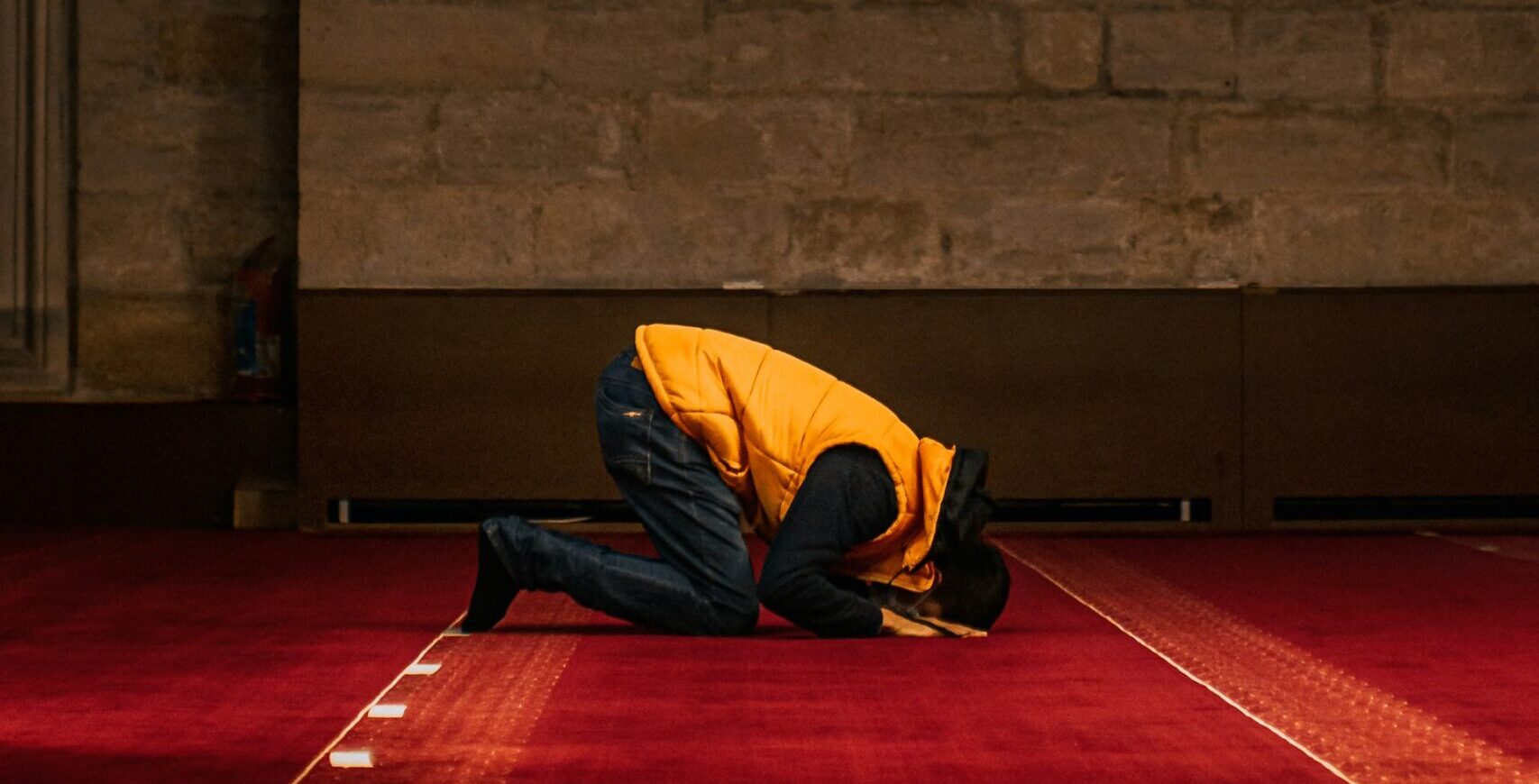 Cara Meneladani Asmaul Husna Al-Khabir dalam Kehidupan Sehari-hari