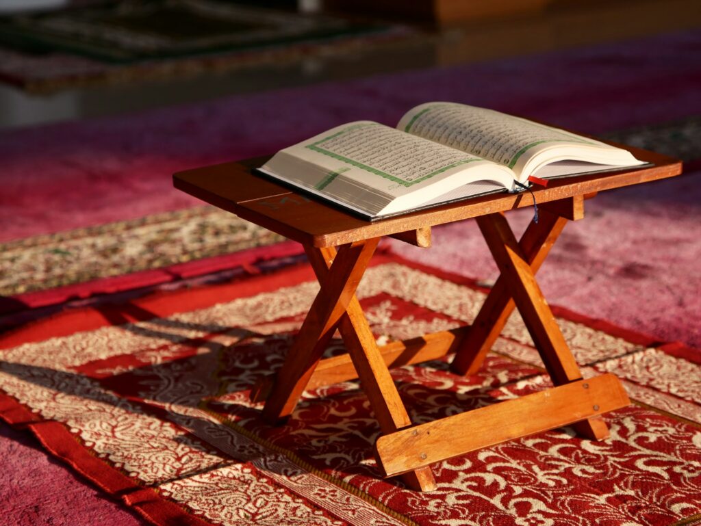 Sanad Al-Qur’an dan Keutamaan Mengajarkannya kepada Generasi Muda