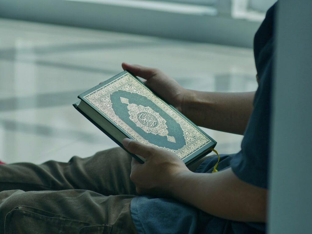 Tanda Berhenti di Al-Qur'an, Panduan Lengkap Tentang Waqaf yang Benar