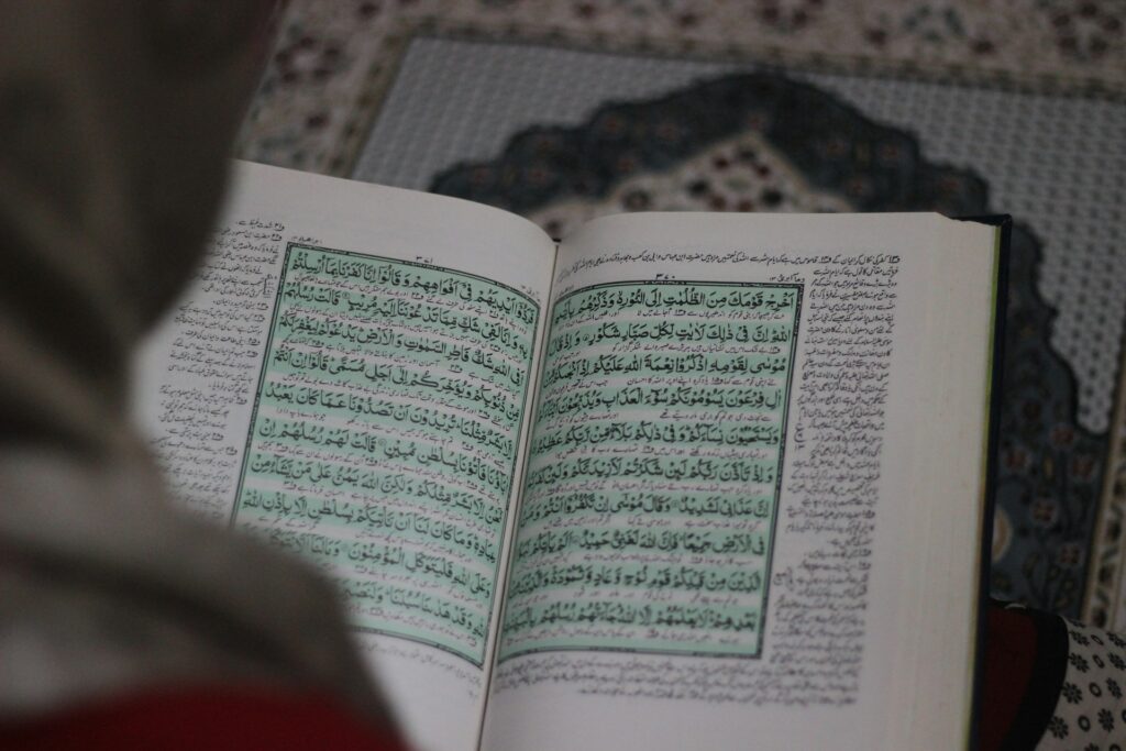 Sejarah Kodifikasi Al-Qur'an dan Hadits dari Masa Nabi hingga Para Ulama